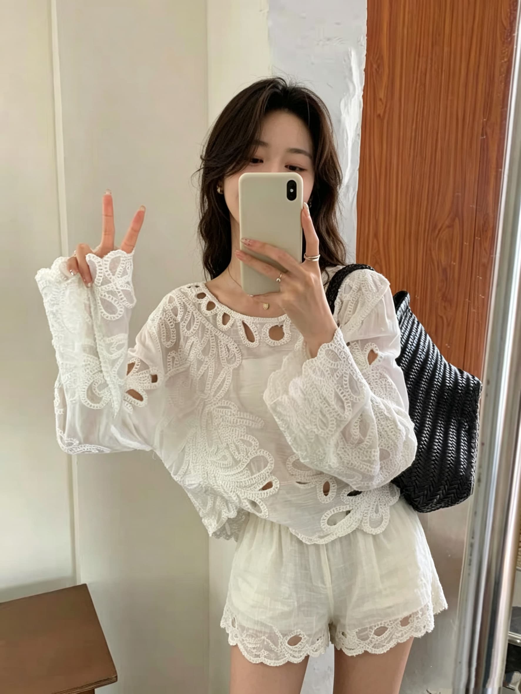 있음 선적 다용도 작은 대중 패션 홀로우 아웃 셔츠 상세 이미지 12