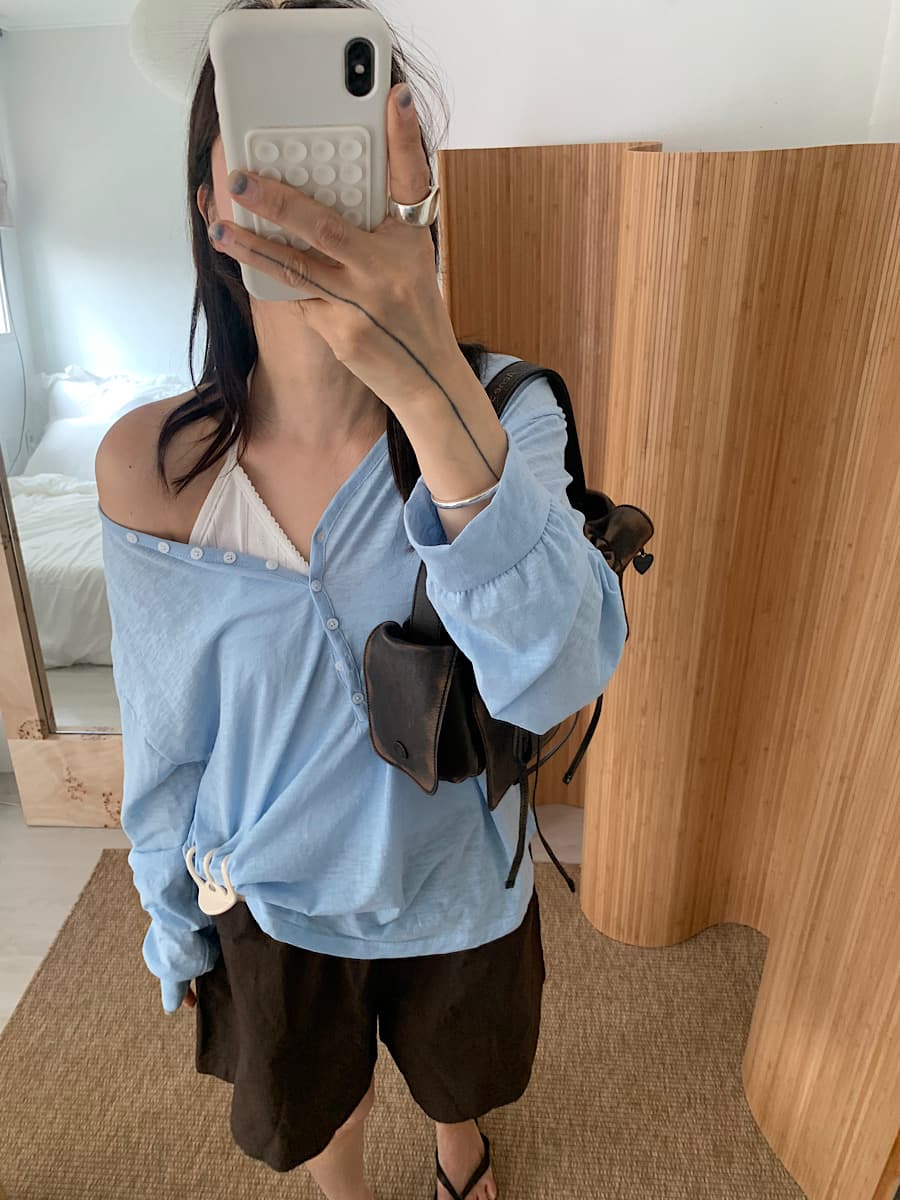 한 부서 다용도 작은 대중 패션 단추 장식 긴 소매 티셔츠 상세 이미지 1