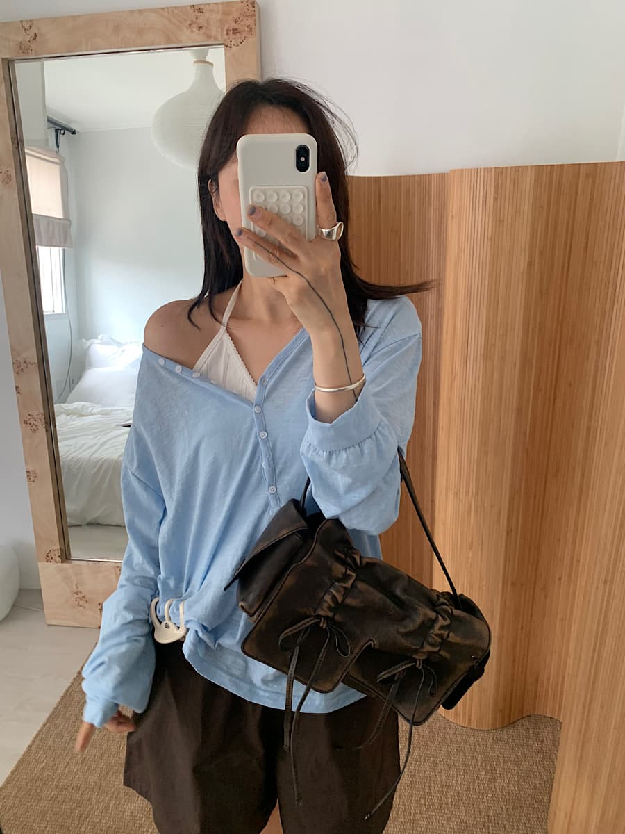 한 부서 다용도 작은 대중 패션 단추 장식 긴 소매 티셔츠 상세 이미지 2