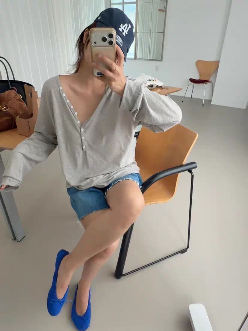 한 부서 다용도 작은 대중 패션 단추 장식 긴 소매 티셔츠 상세 이미지 21