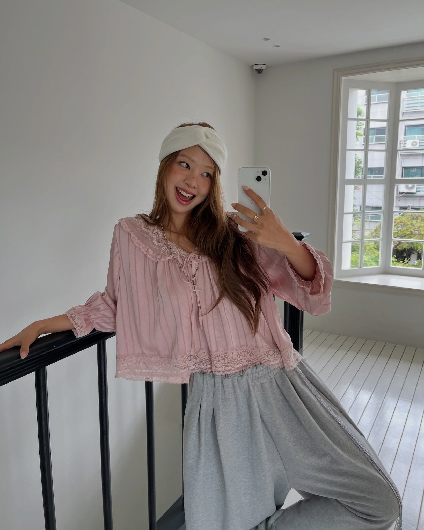 있음 선적 한 부서 ins 다용도 작은 대중 패션 레이스 레이스 칼라 스트라이프 새틴 셔츠 상세 이미지 5