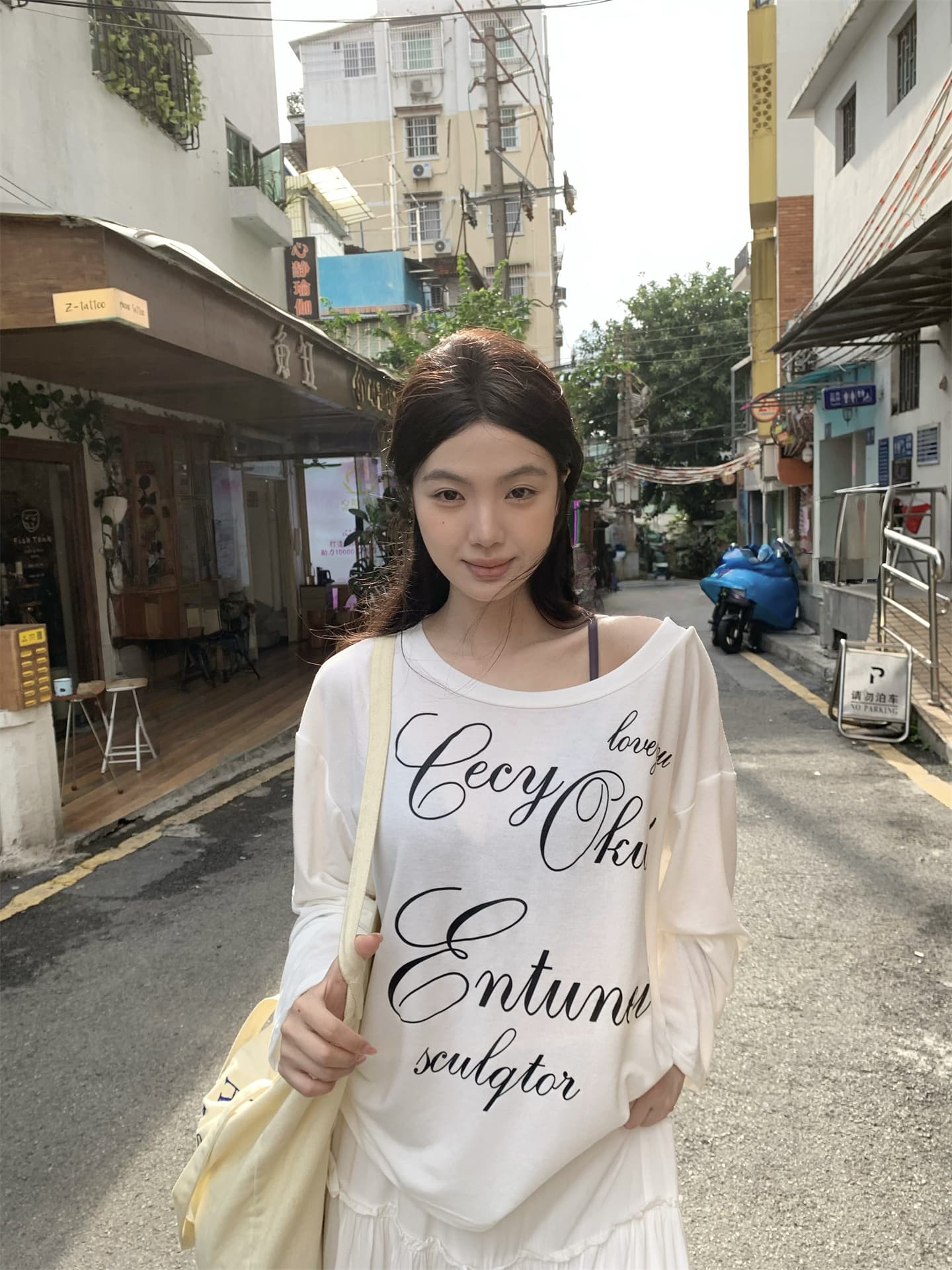 실사 정가 이른 가을 비스듬한 어깨 스트랩 자외선 차단 블라우스 알파벳 프린트 긴팔 얇은 스타일 티셔츠 맨위 상세 이미지 6