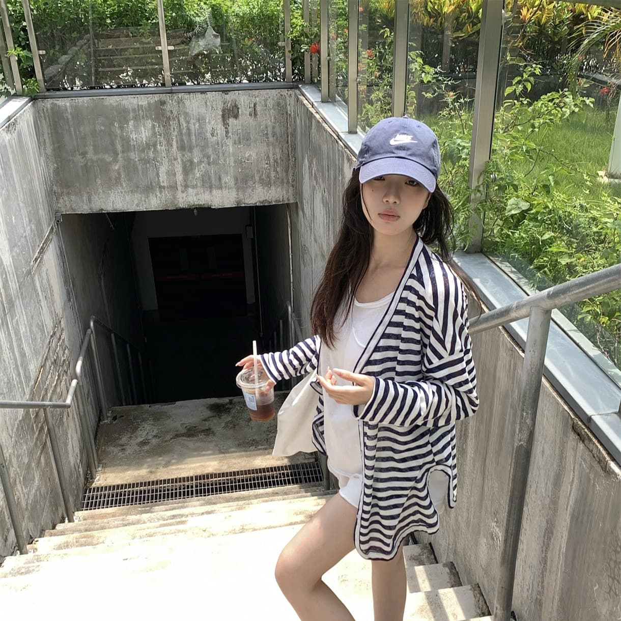 실사 정가 이른 가을 한국 스타일 느긋한 느슨함 센스 스트라이프 긴팔 티셔츠 얇은 스타일 자외선 차단 재킷 이미지 5