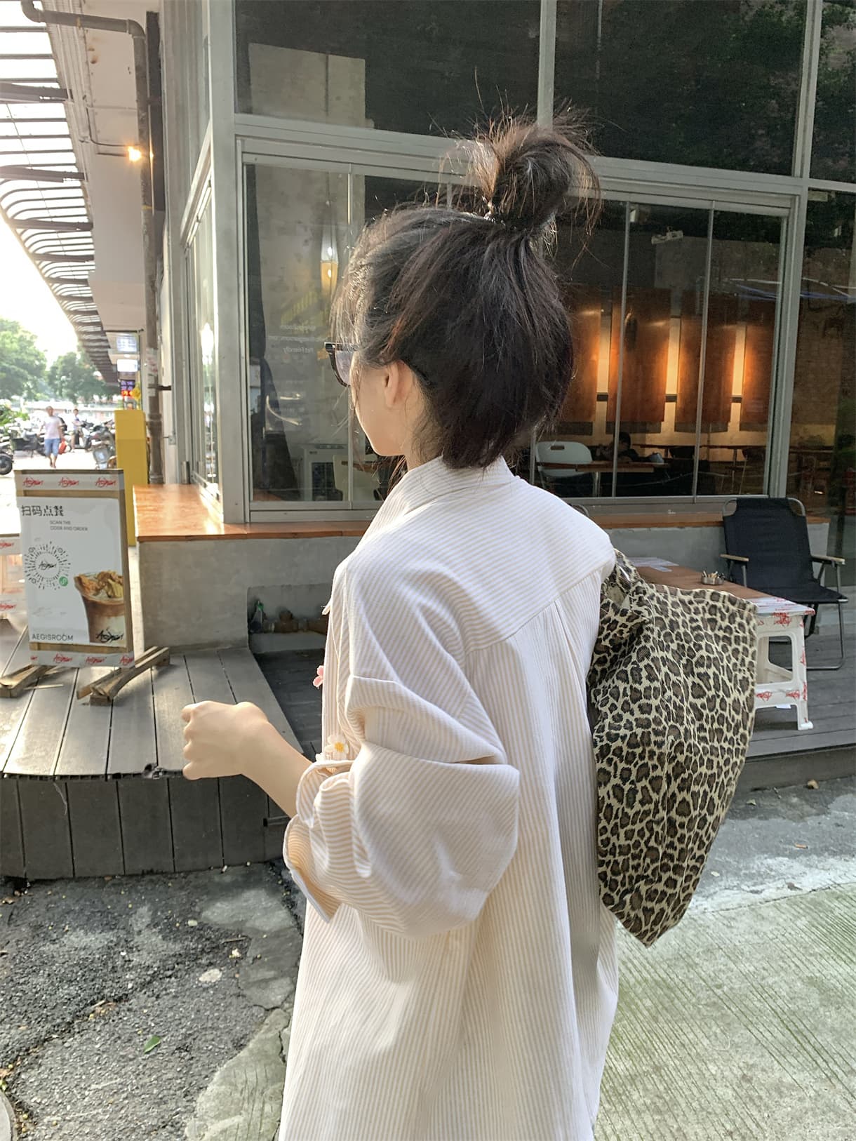실사 정가 봄 한 부서 작은 대중 스트라이프 다용도 루즈핏 긴팔 셔츠 꽃 디자인 셔츠 재킷 상세 이미지 13