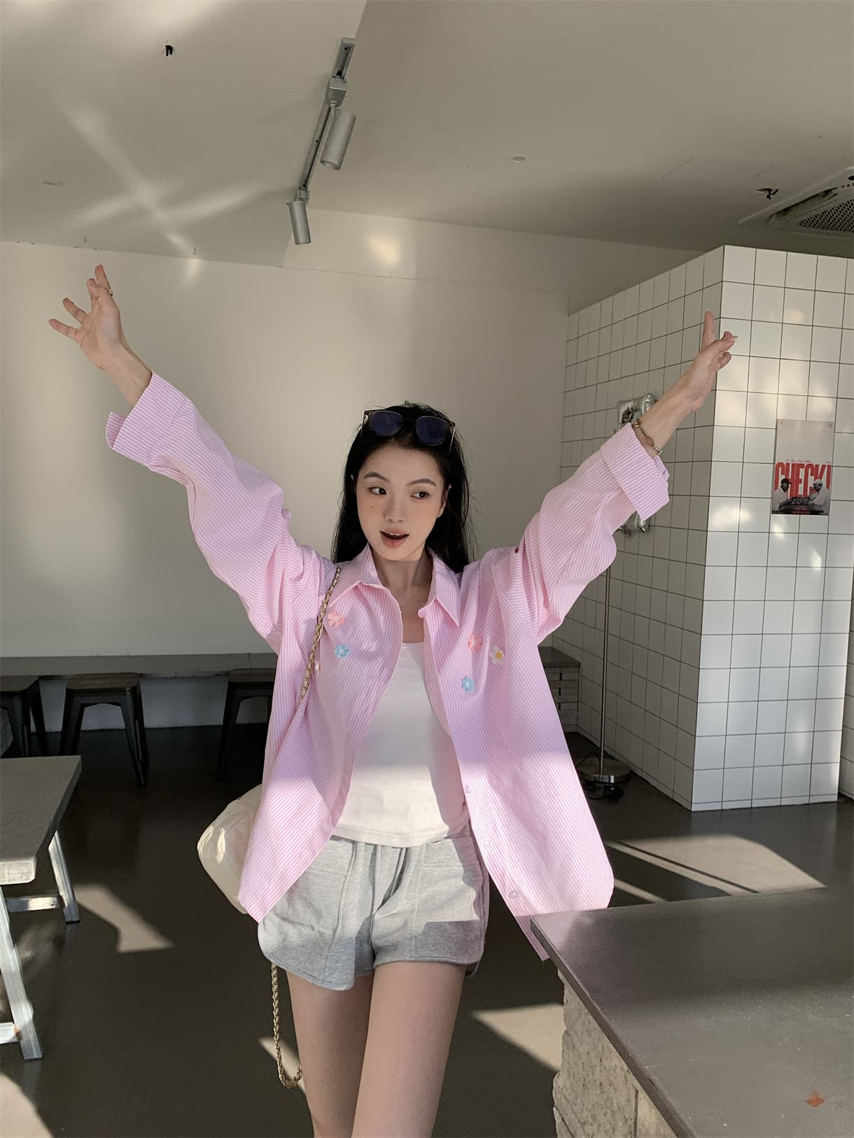 실사 정가 봄 한 부서 작은 대중 스트라이프 다용도 루즈핏 긴팔 셔츠 꽃 디자인 셔츠 재킷 상세 이미지 16