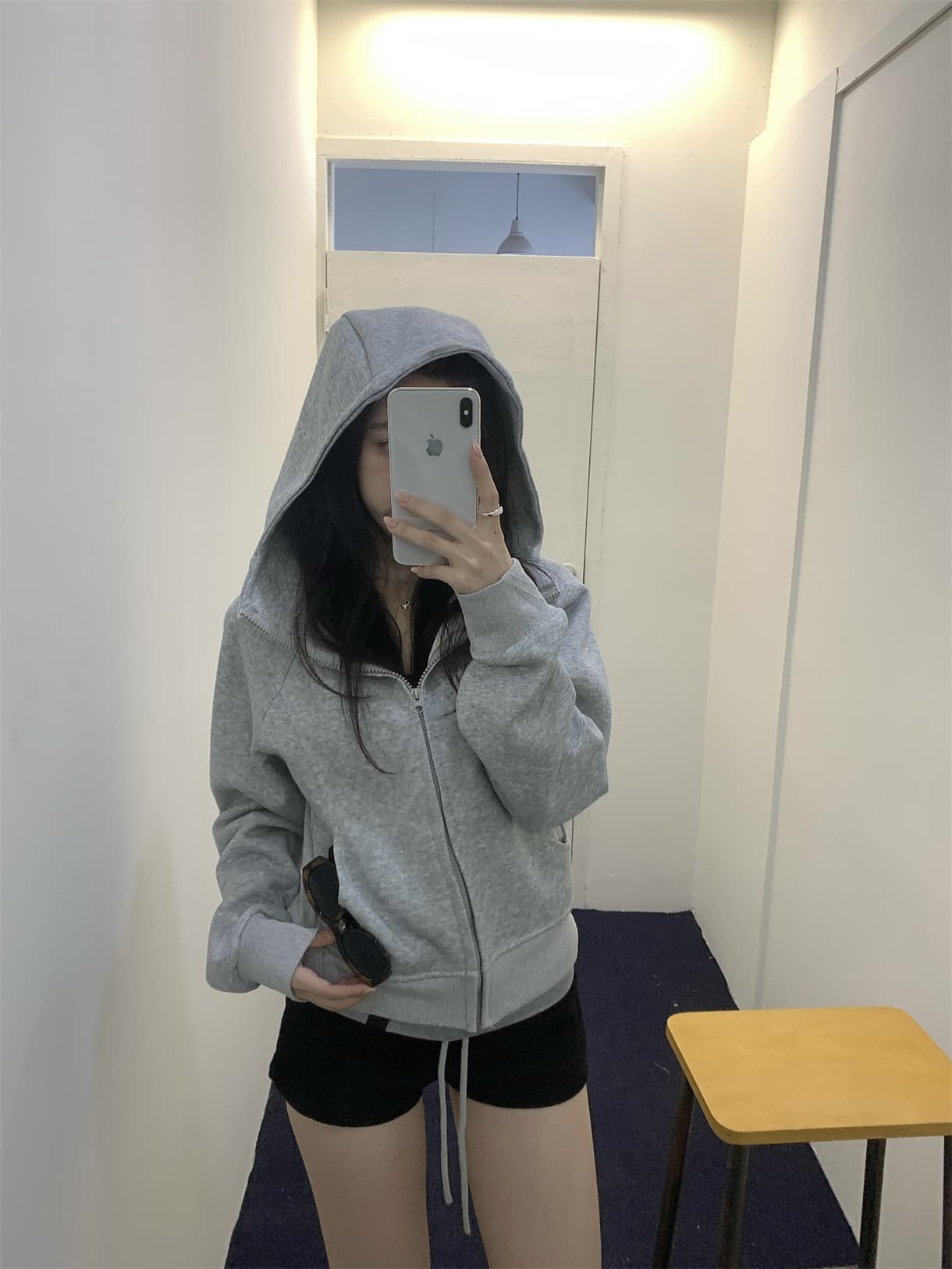 실사 정가 아메리칸 느긋한 회색 쇼트 스타일 후드 티 스웨터 몸매 가꾸기 슬림해 보이는 긴팔 지퍼 재킷 이미지 3