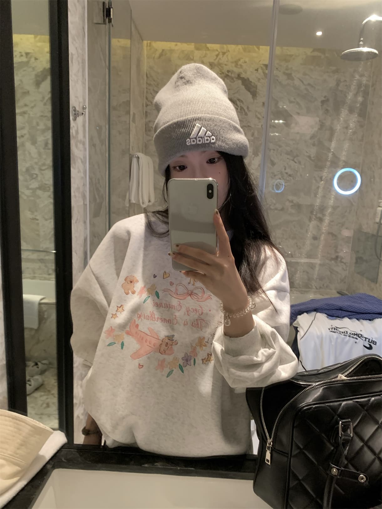 실사 정가 가을 겨울 한 부서 귀여운 강아지 나비 매듭 알파벳 프린트 털이 있는 후드티 루즈핏 긴팔 후드티 상세 이미지 21