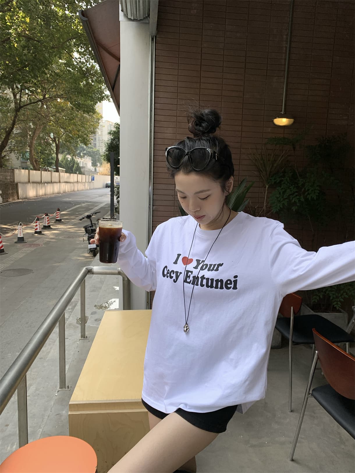 실사 정가 이른 가을 한 부서 느긋한 알파벳 프린트 긴팔 티셔츠 루즈핏 인사이드 잡아라. 의류 상세 이미지 17