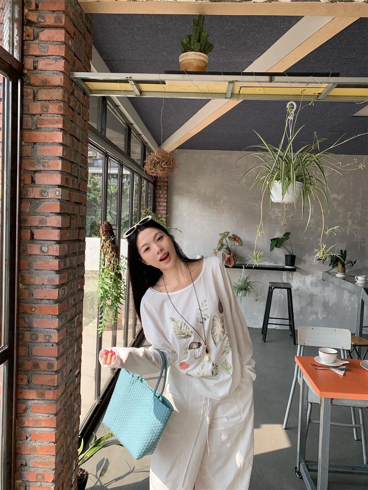 실사 정가 한 부서 느긋한 식물 프린트 블라우스 자외선 차단 긴팔 비스듬한 어깨 얇은 스타일 티셔츠 상세 이미지 19
