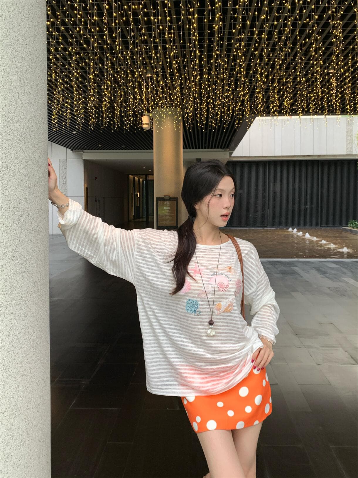 실사 정가 아메리칸 핫걸 조개 프린트 비스듬한 어깨 긴팔 티셔츠 슬림해 보이는 오프숄더 자외선 차단 얇은 스타일 맨위 상세 이미지 9