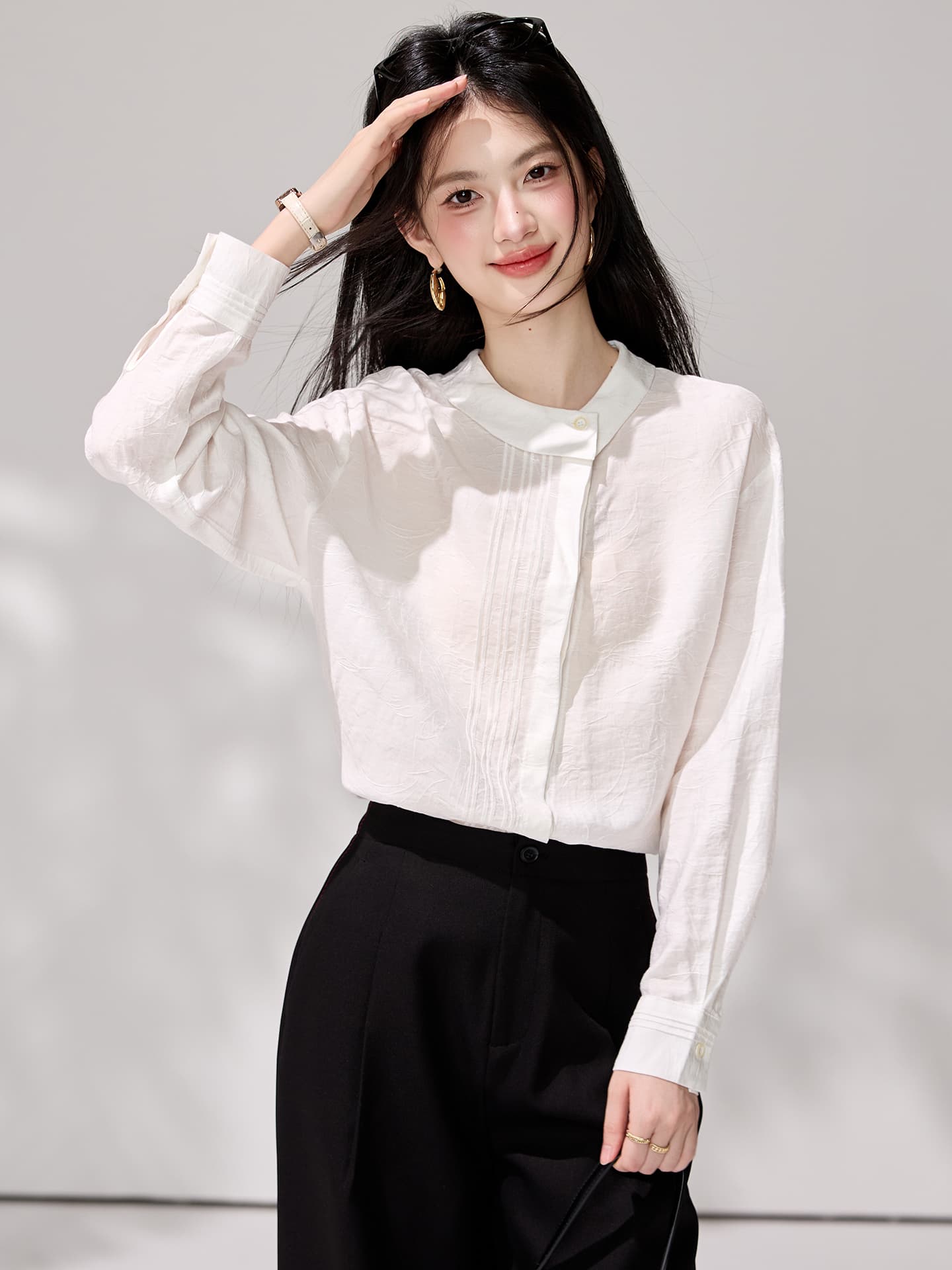 있음 선적 2026 가을 새로운 화이트 Chic 폴로 칼라 셔츠 작은 대중 디자인 센스 셔츠 출퇴근 품격 맨위 이미지 3