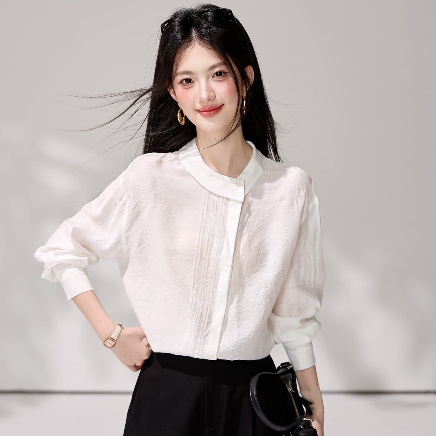 있음 선적 2026 가을 새로운 화이트 Chic 폴로 칼라 셔츠 작은 대중 디자인 센스 셔츠 출퇴근 품격 맨위 이미지 5