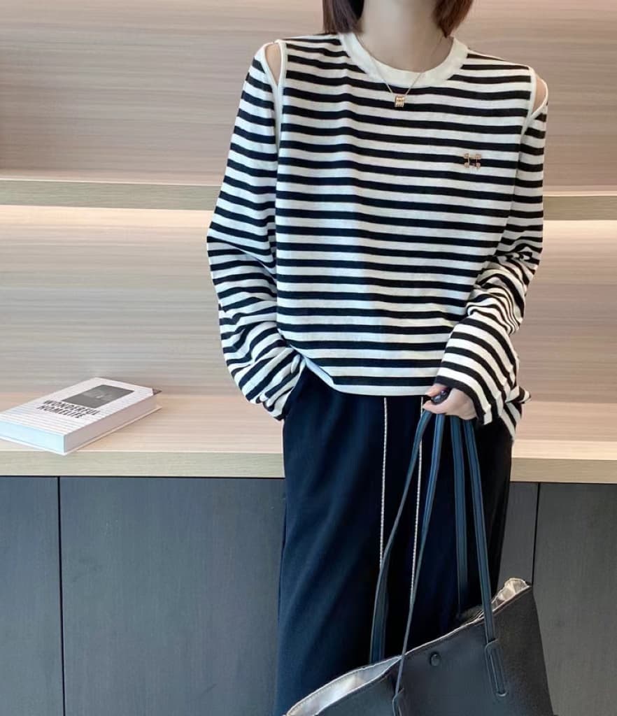 유럽 상품 2026 봄 가을 새로운 루즈핏 오프숄더 흑백 줄무늬 긴팔 티셔츠 여성 얇은 스타일 얼음 실크 니트 스웨터 맨위 이미지 2
