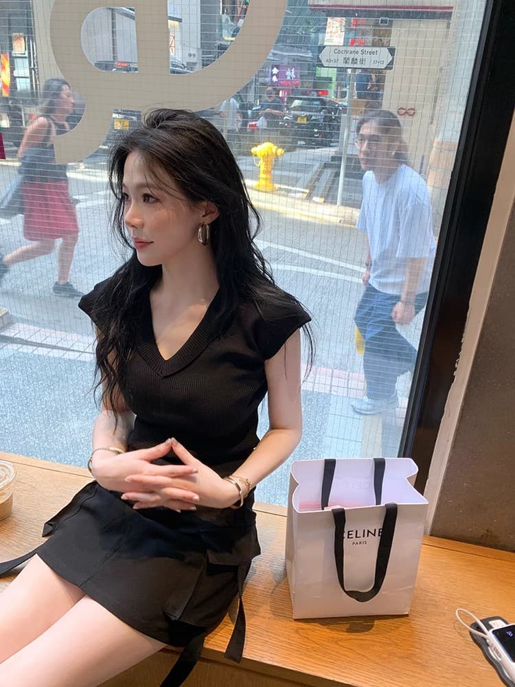 세 안녕하세요. threec 숨기기 고기 하느님 t 등 허리 스트랩 V넥 반팔 티셔츠 여성 디자인 센스 순수한 욕망 니트 맨위 이미지 3