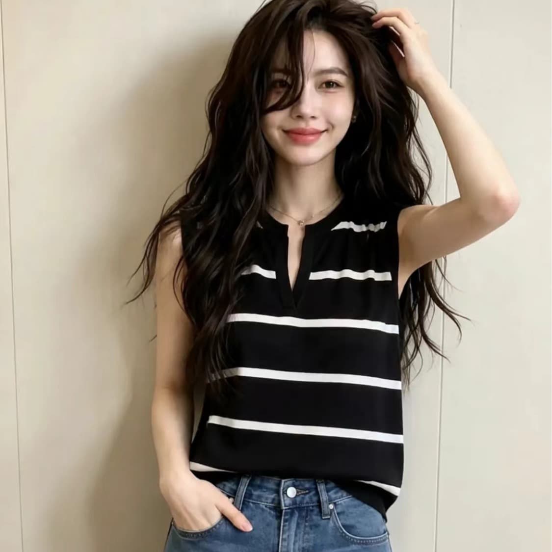 한 부서 흑인과 백인 색상 스트라이프 V넥 민소매 니트 스웨터 여성 여름 디자인 센스 자이언트 잘 생긴 ~ 중 어깨 작은 맨위 이미지 5