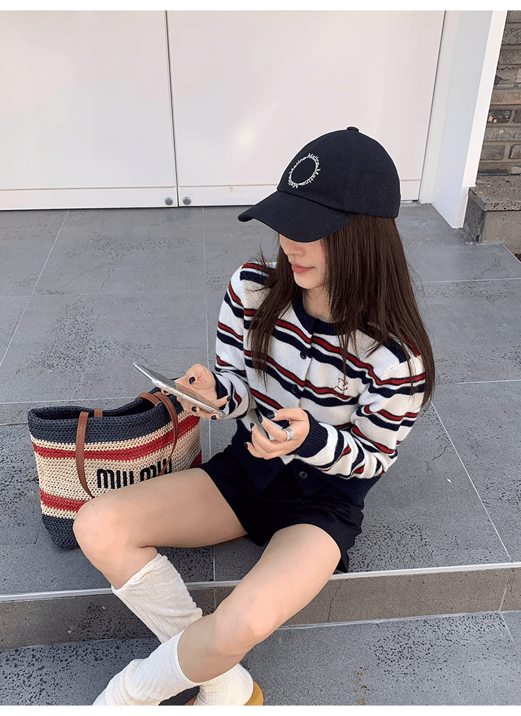 치아 세트 대 왕 귀여운 수리 개 봄 기본 셔츠 긴팔 스트라이프 니트 스웨터 라운드 넥 miu 부서 오픈 가디건 여성 상세 이미지 8