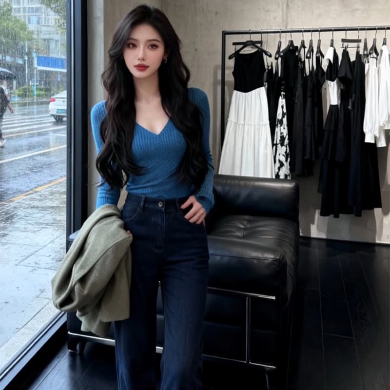 프랑스식 레트로 V넥 파란색 니트 스웨터 여성 2026 가을 새로운 몸매 가꾸기 꽈배기 스웨터 만나는 긴팔 맨위 이미지 4