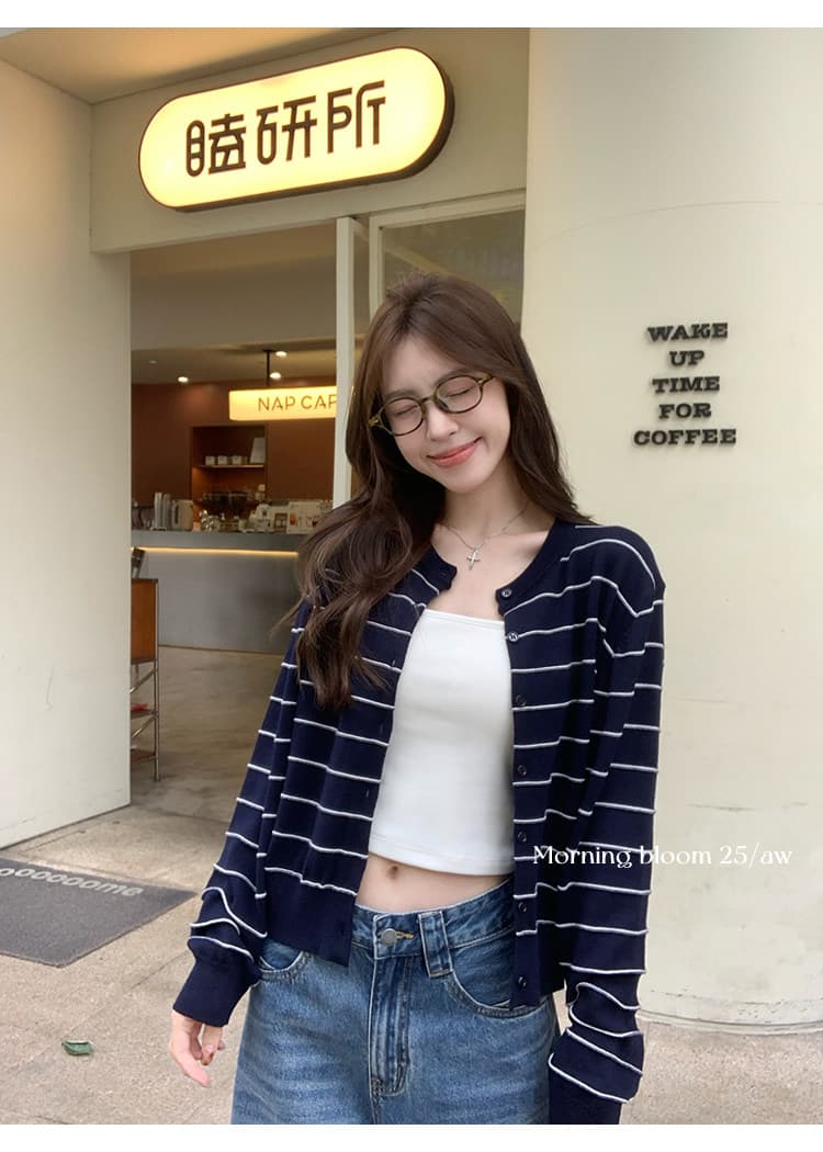 morning bloom 블루 색상 스트라이프 니트 스웨터 여성 봄 가을 캐주얼 쇼트 스타일 긴팔 오픈 가디건 스웨터 코트 상세 이미지 3