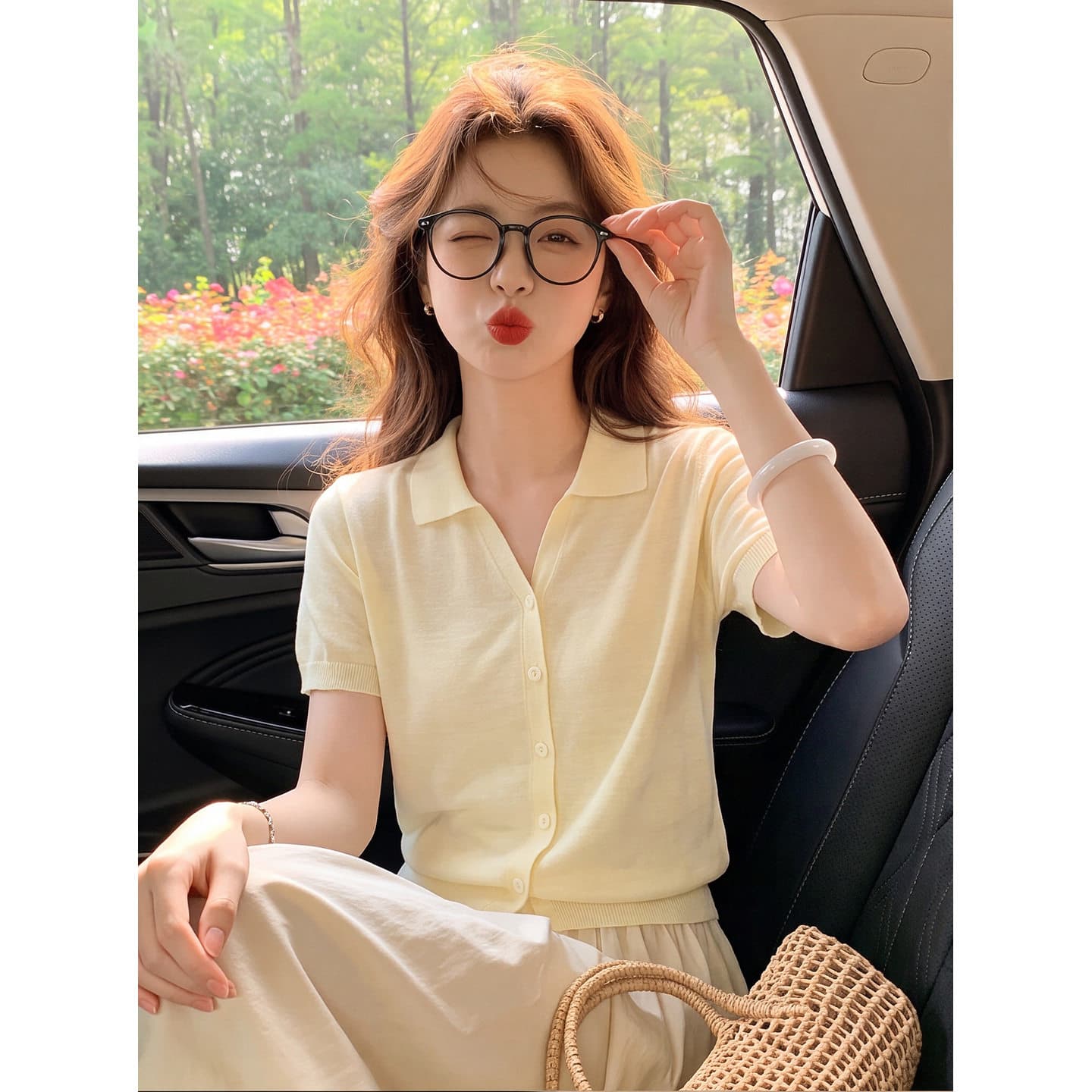 황색 아름다운 POLO 칼라 반팔 얼음 실크 니트 오픈 가디건 여성 여름 디자인 센스 폴로 칼라 긍정적 인 어깨 티셔츠 얇은 스타일 맨위 상세 이미지 3