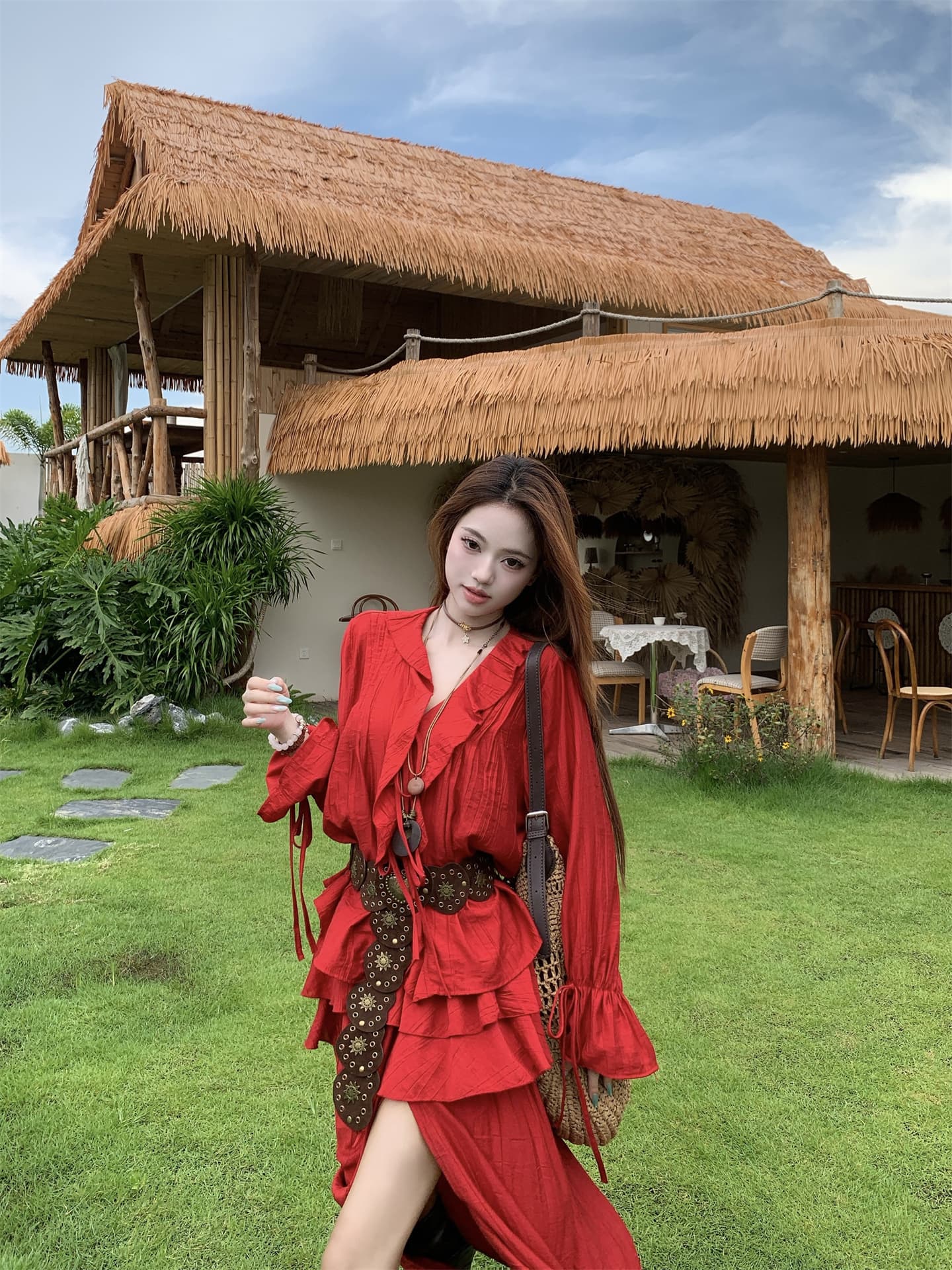 실사 서북 여행 착용 가져 가라. 거울 디스플레이 화이트 빨간색 프릴 세트 드레스 V넥 레이스업 맨위 트임 롱 스커트 상세 이미지 12