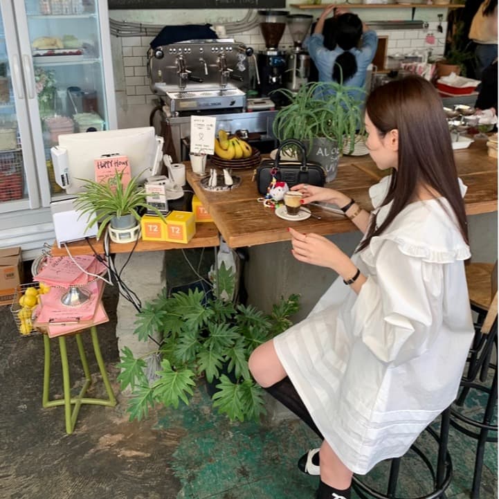 있음 선적 달콤함 풀오버 프릴 칼라 레이스업 루즈핏 드레스 이미지 4