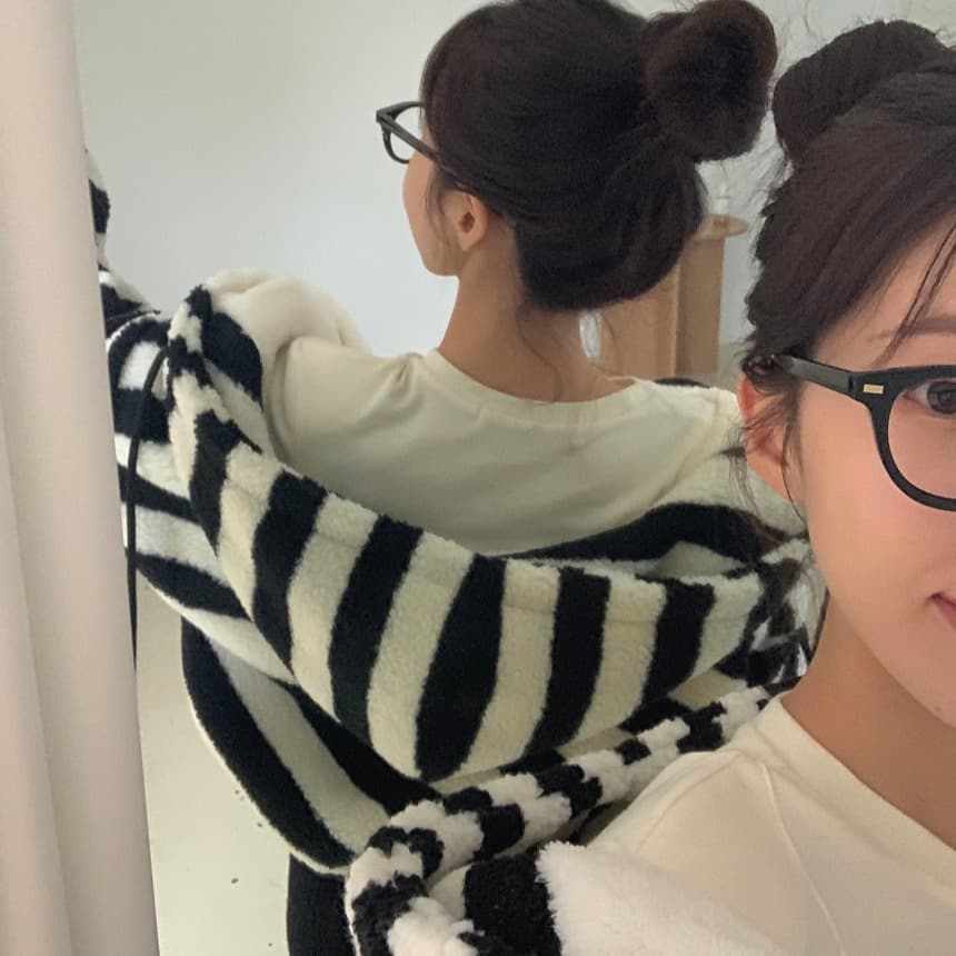 있음 선적 양털 스트라이프 배색 후드 플리스 후드티 이미지 4