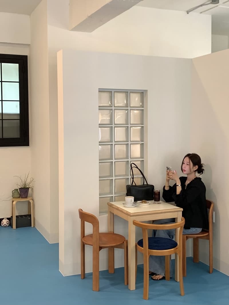 있음 선적 레이스업 레이스 칼라 디자인 센스 셔츠 상세 이미지 20