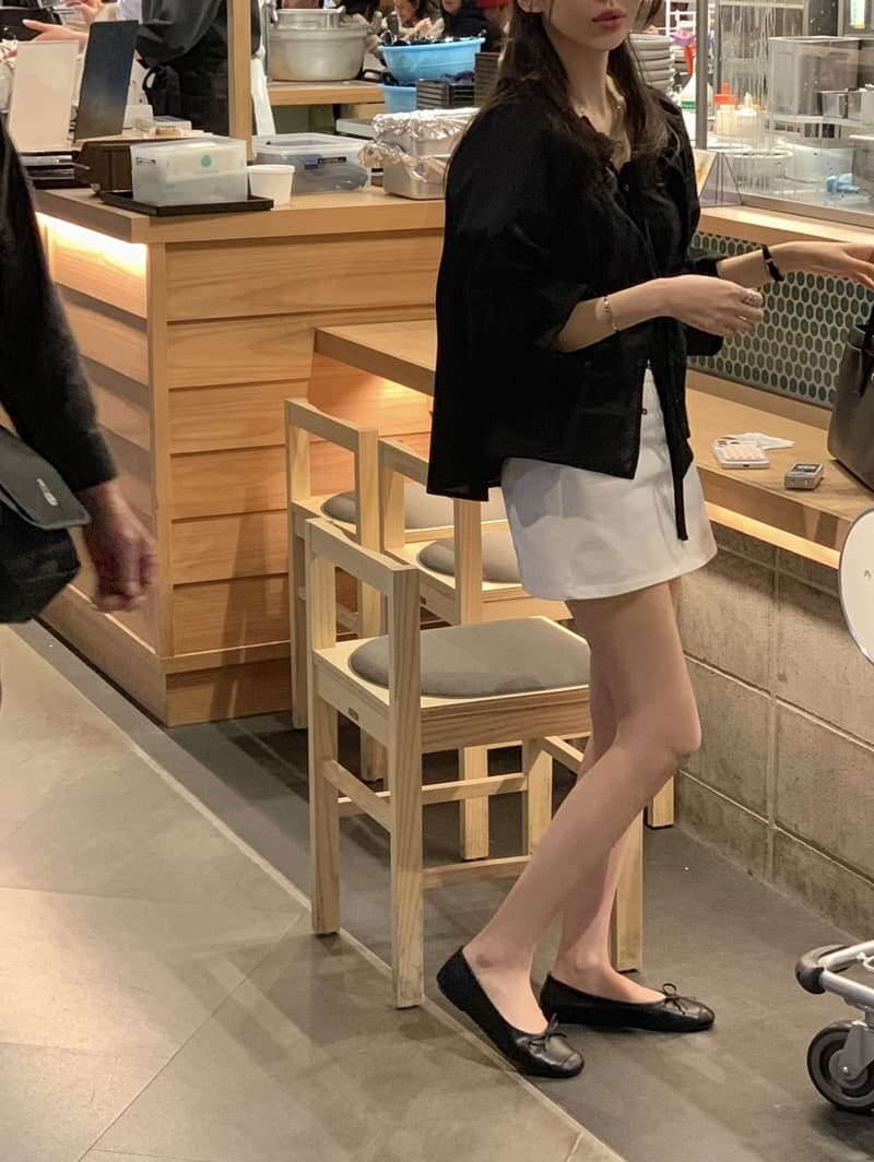 있음 선적 레이스업 레이스 칼라 디자인 센스 셔츠 상세 이미지 35