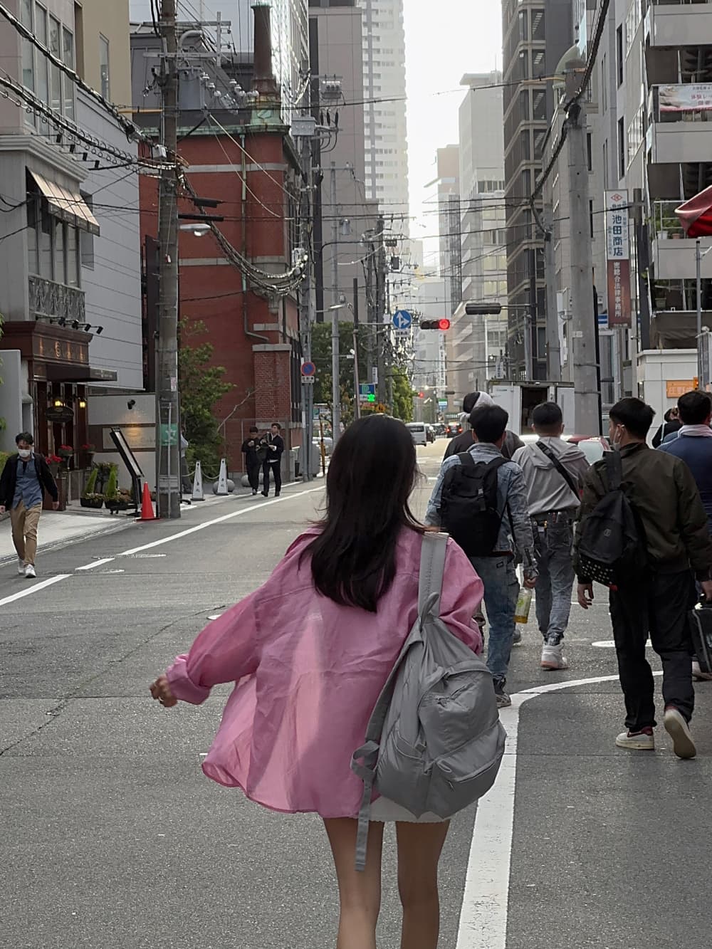 새로운 다용도 폴로 칼라 싱글 줄 버튼 주머니 루즈핏 캐주얼 셔츠 상세 이미지 20