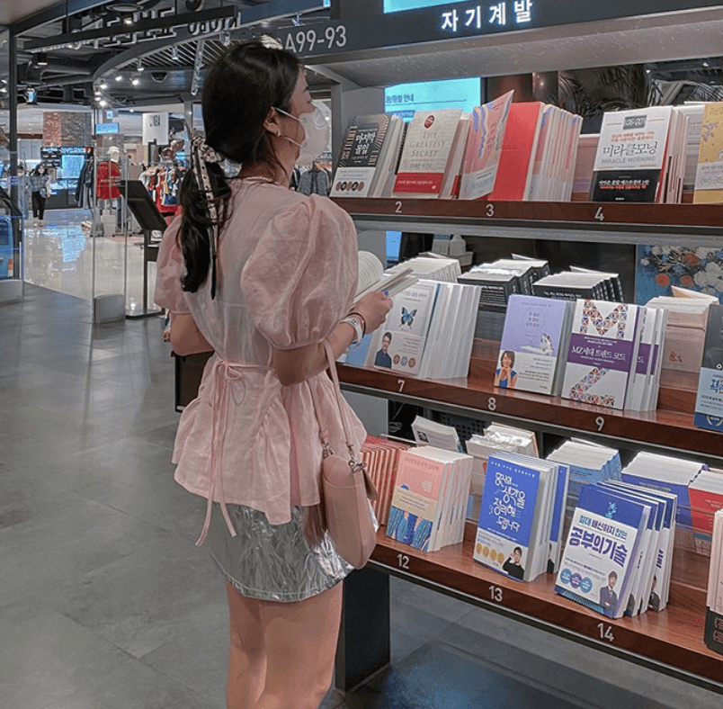 있음 선적 허리 수축 슬림해 보이는 쉬폰 셔츠 달콤함 거품 소매 맨위 여성 이미지 4