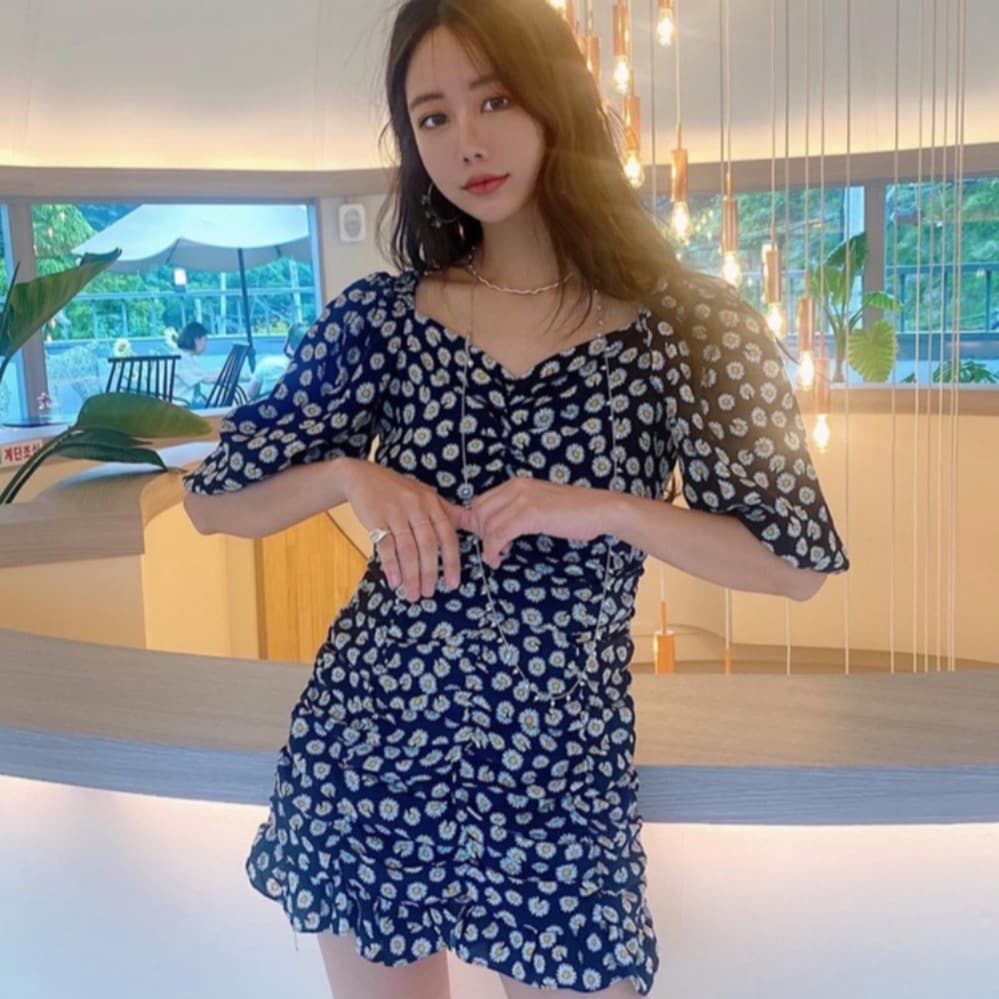 있음 선적 신선함 꽃무늬 주름 드레스 오프숄더 거품 소매 허리 수축 미니 스커트 여성
