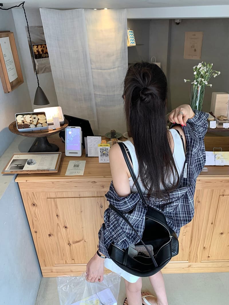 미니멀리즘 체크무늬 자외선 차단 폴로 칼라 셔츠 상세 이미지 23