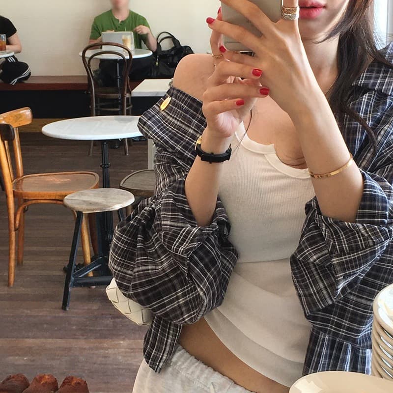 미니멀리즘 체크무늬 자외선 차단 폴로 칼라 셔츠 이미지 2