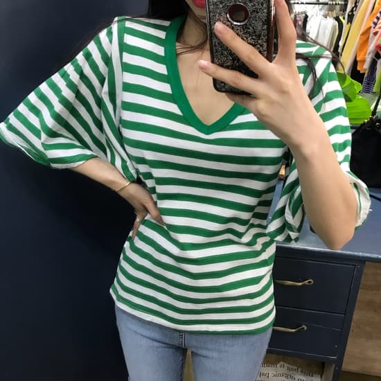 있음 선적 한국 나팔 소매 스트라이프 루즈핏 V넥 티셔츠 반팔 상세 이미지 2