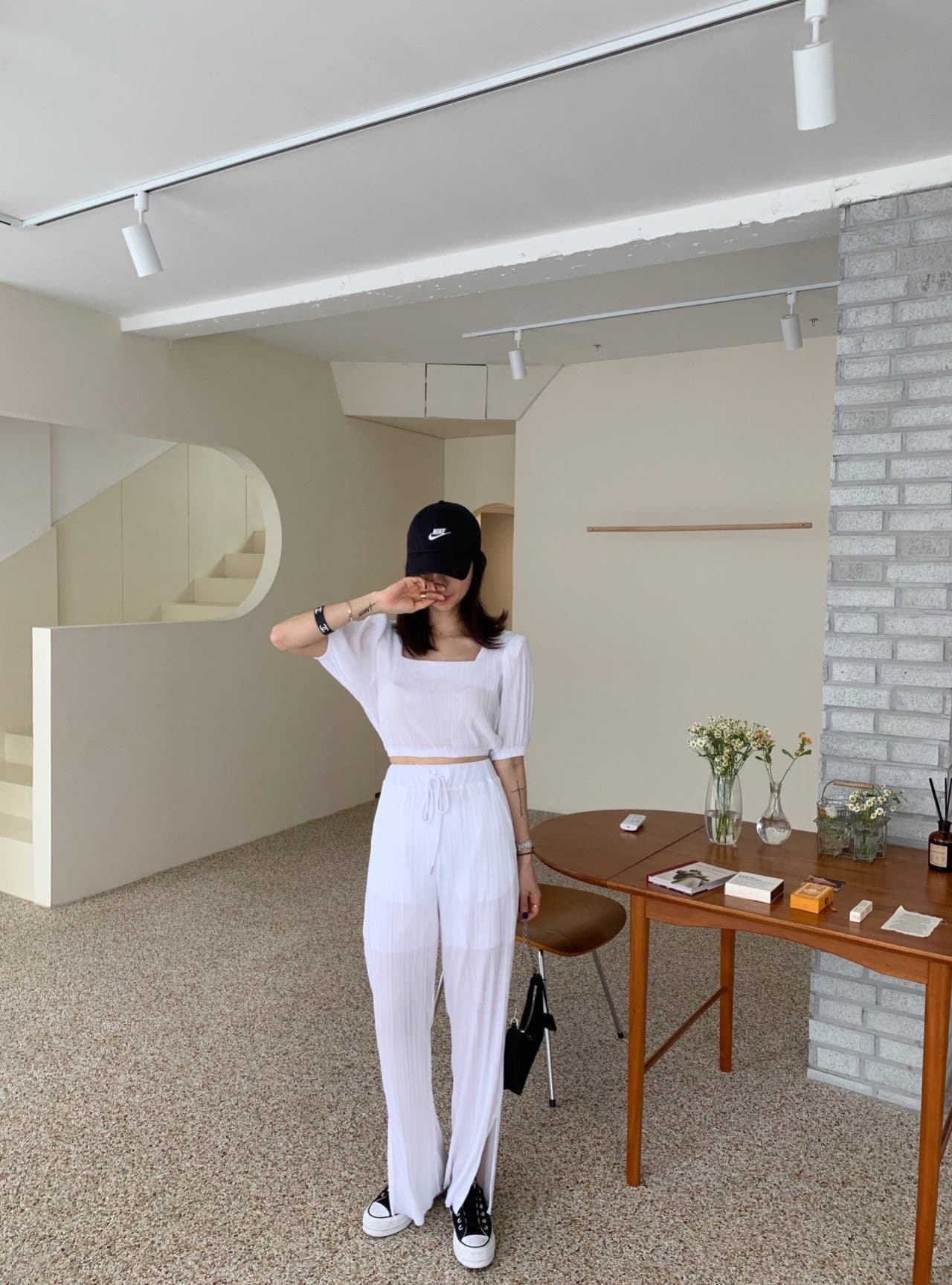 있음 선적 패션 캐주얼 세트 여성 플리츠 와이드 레그 팬츠 투피스 세트 상세 이미지 3