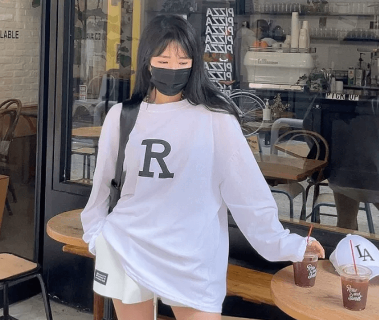 있음 선적 루즈핏 백리스 알파벳 자외선 차단 의류 상세 이미지 1