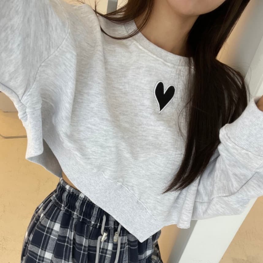 있음 선적 하트 자수 불규칙 후드티
