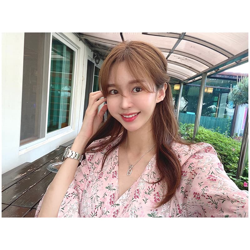 있음 선적 허리 수축 슬림해 보이는 품격 프랑스식 V넥 레트로 작은 꽃무늬 쉬폰 드레스 롱 코트 상세 이미지 11