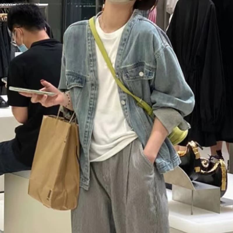 선물 화물 한국 스타일 디자인 센스 V넥 데님 재킷 맨위 루즈핏 오픈 가디건 쇼트 스타일 데님 재킷 이미지 2