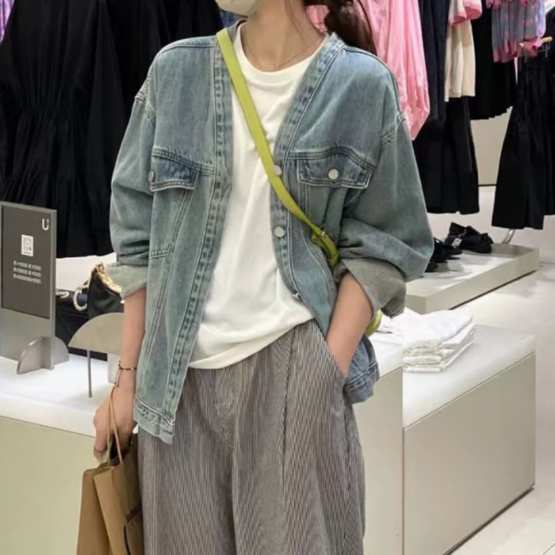 선물 화물 한국 스타일 디자인 센스 V넥 데님 재킷 맨위 루즈핏 오픈 가디건 쇼트 스타일 데님 재킷 이미지 5