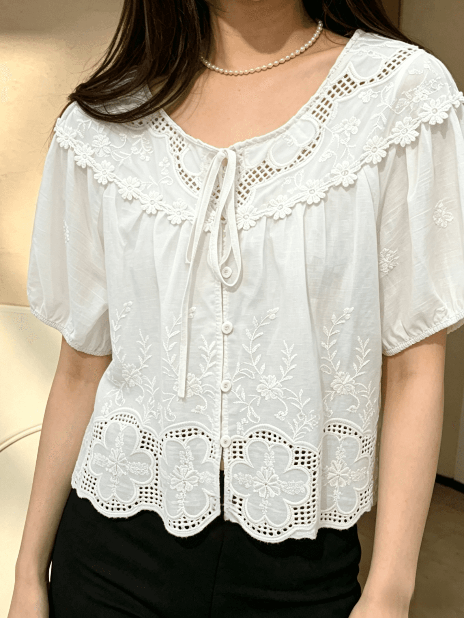 선물 화물 디자인 센스 자수 홀로우 아웃 셔츠 여성 부드러운 Chic 연령 감소 레이스업 작은 셔츠 상세 이미지 1