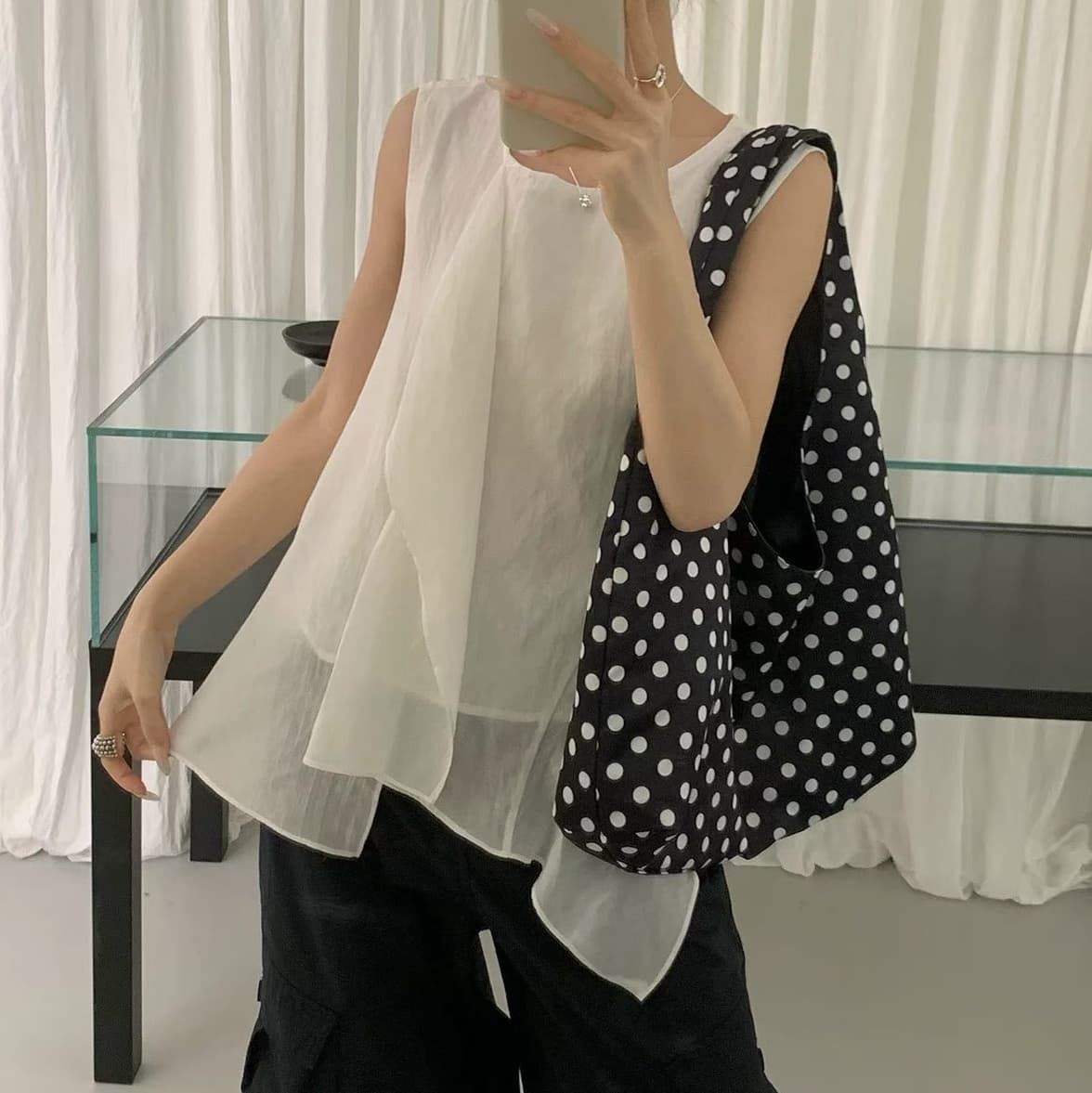 선물 화물 한 부서 미니멀리즘 품격 민소매 조끼 여성 불규칙 프릴 작은 셔츠 얇은 스타일 맨위 상세 이미지 2