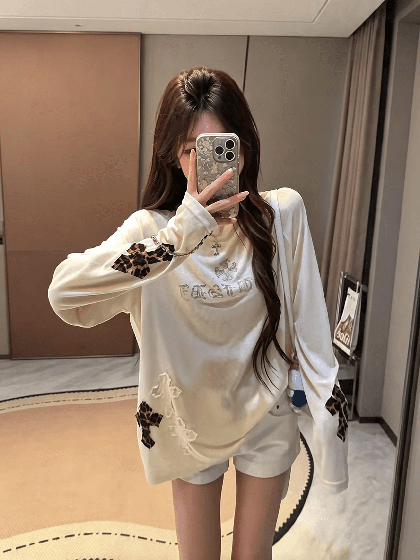 선물 화물 레트로 십자가 패치 긴팔 티셔츠 여성 루즈핏 봄 가을 여름 자외선 차단 블라우스 슬림해 보이는 다용도 맨위 상세 이미지 4