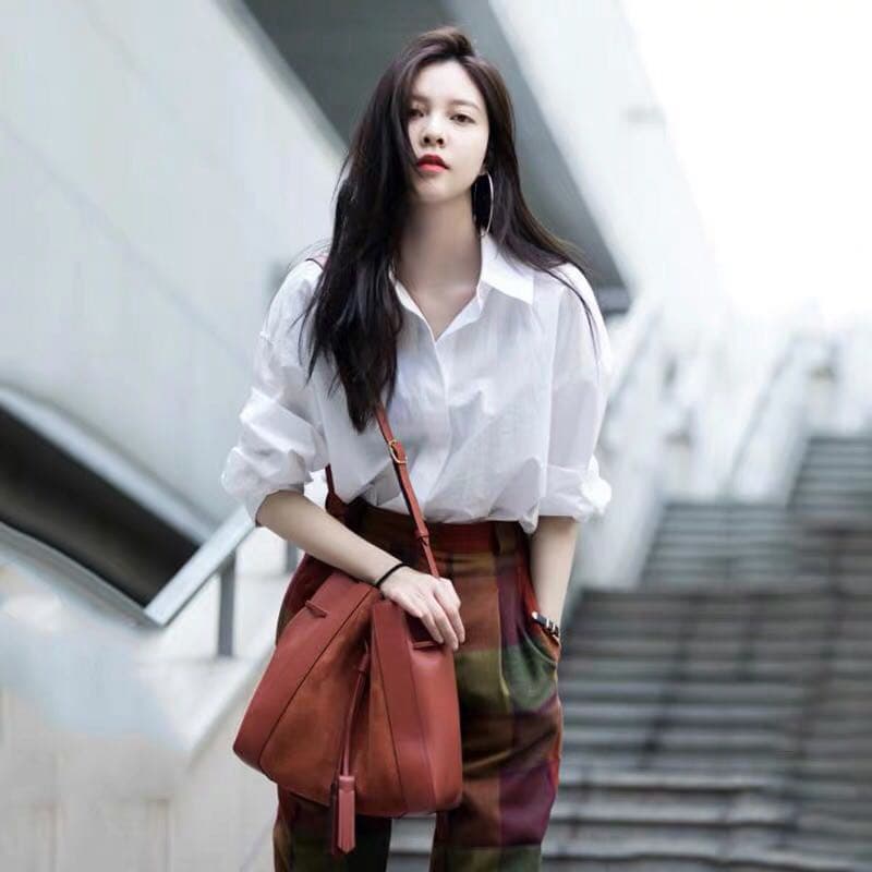 선물 화물 cc 송 웨이 페이 긴팔 화이트 여성 셔츠 한국 스타일 루즈핏 디자인 센스 작은 대중 레트로 홍콩 느낌 맨위