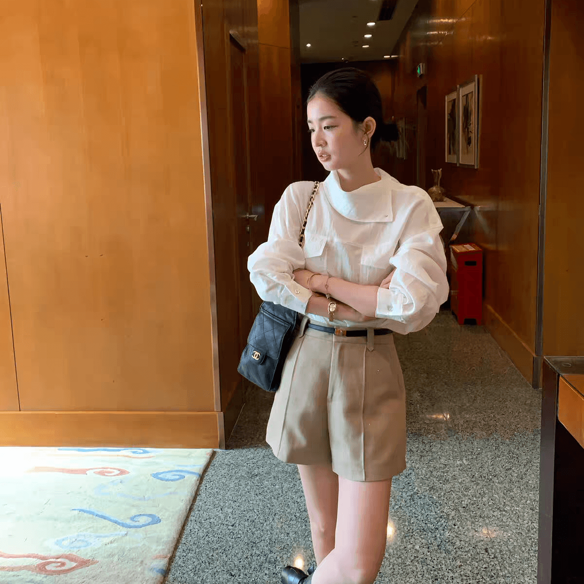 선물 화물 폴로 칼라 디자인 섹션 출퇴근 품격 섹션 셔츠 작은 셔츠 둘 착용 맨위 수 있습니다. 비스듬한 어깨 상세 이미지 16