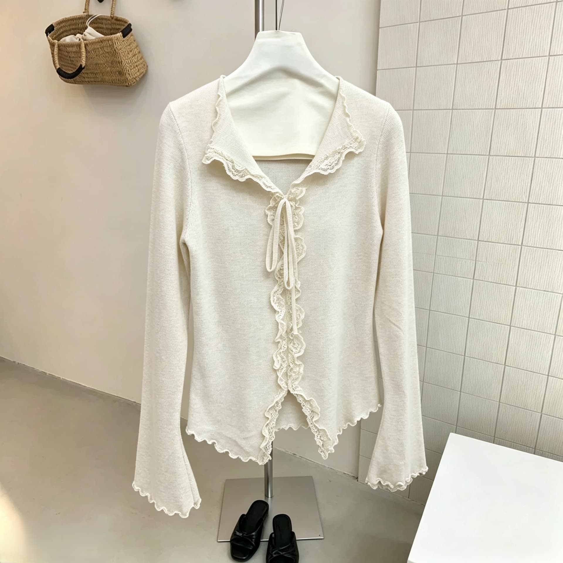 선물 화물 한 부서 프릴 레이스업 긴팔 니트 스웨터 여성 가을 새로운 부드러운 바람 연령 감소 맨위 이미지 4