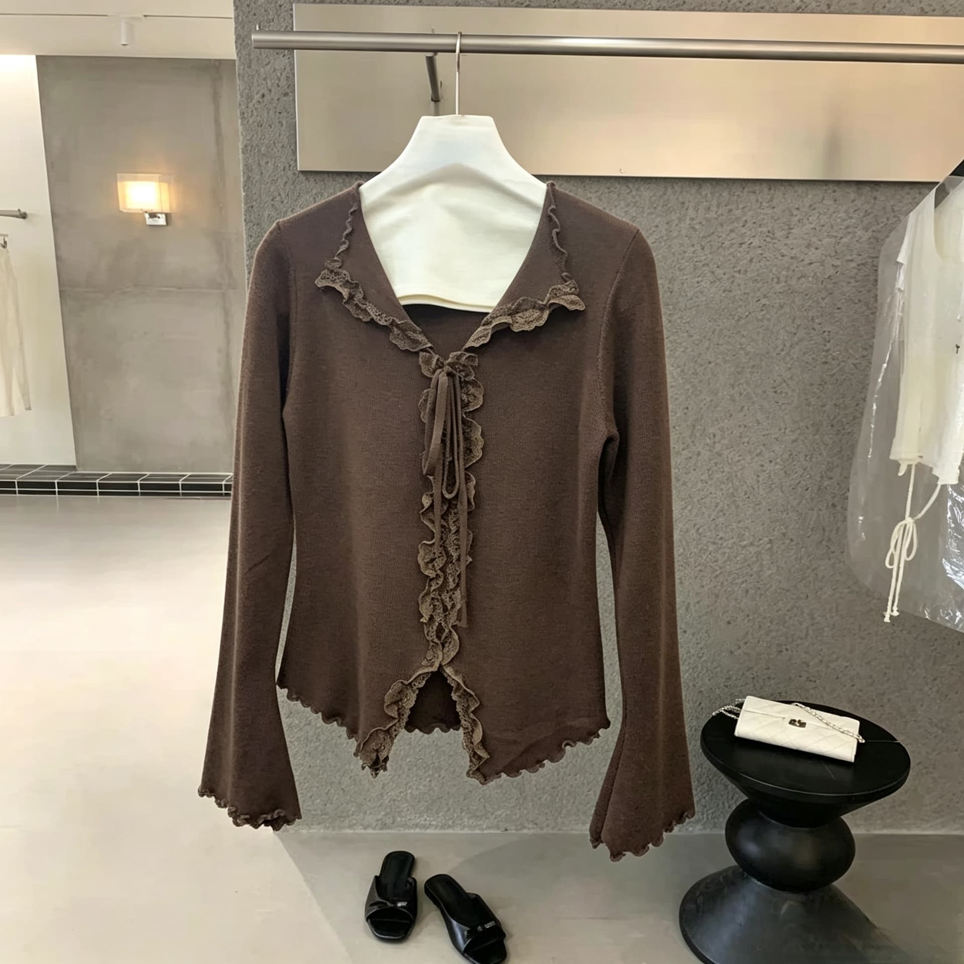 선물 화물 한 부서 프릴 레이스업 긴팔 니트 스웨터 여성 가을 새로운 부드러운 바람 연령 감소 맨위 상세 이미지 7