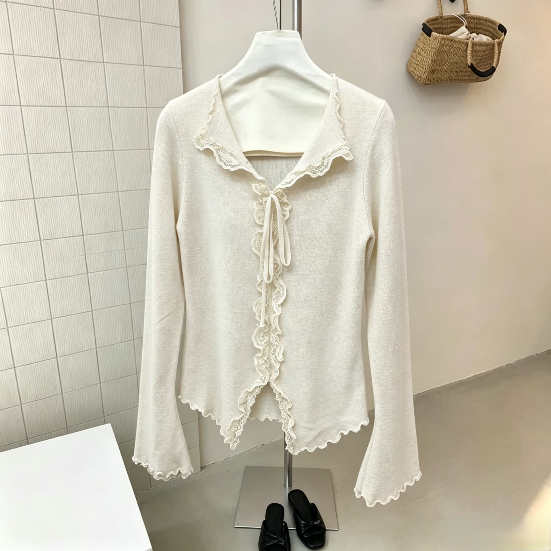 선물 화물 한 부서 프릴 레이스업 긴팔 니트 스웨터 여성 가을 새로운 부드러운 바람 연령 감소 맨위 상세 이미지 9