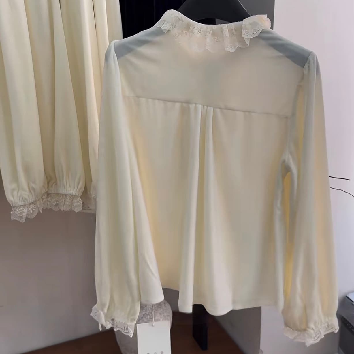 선물 화물 검정색 벨벳 레이스 긴팔 셔츠 맨위 한 부서 무거운 작업 레이스 칼라 상세 이미지 12