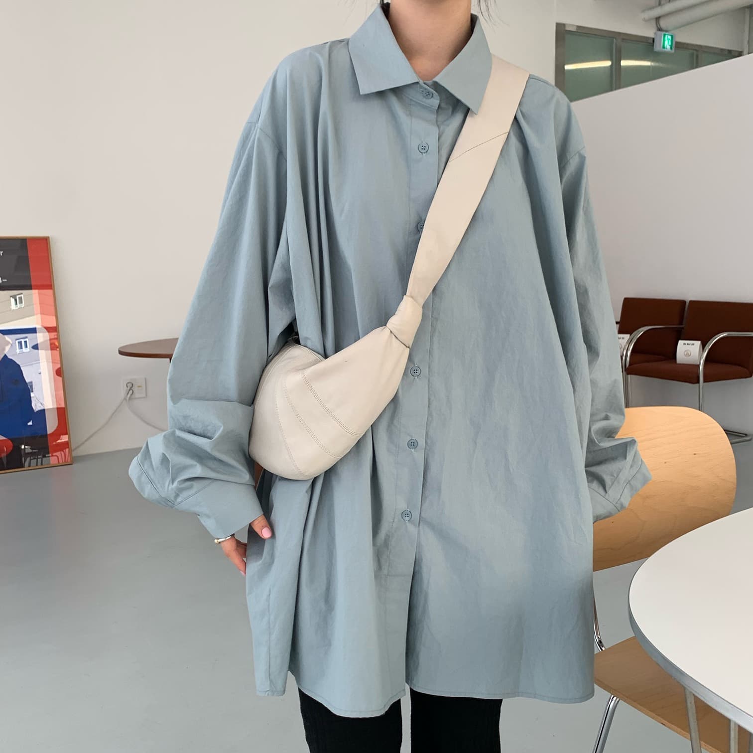 크기 있음 업데이트 디자인 센스 작은 대중 여성 셔츠 chic 루즈핏 뒤로 트임 중간 길이 가을 어깨 셔츠 이미지 4